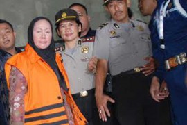 Ratu Atut, Gubernur Banten