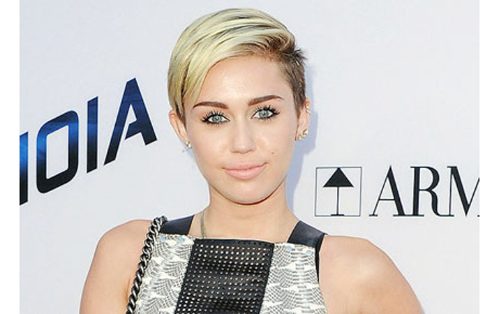 Miley Cyrus (Berbagai Sumber)