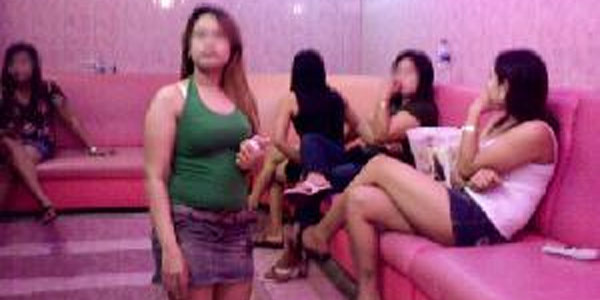 Ilustrasi suasana salah satu rumah hiburan di Dolly sebelum ditutup, Juli 2014. (JIBI/Solopos/Dok.) 